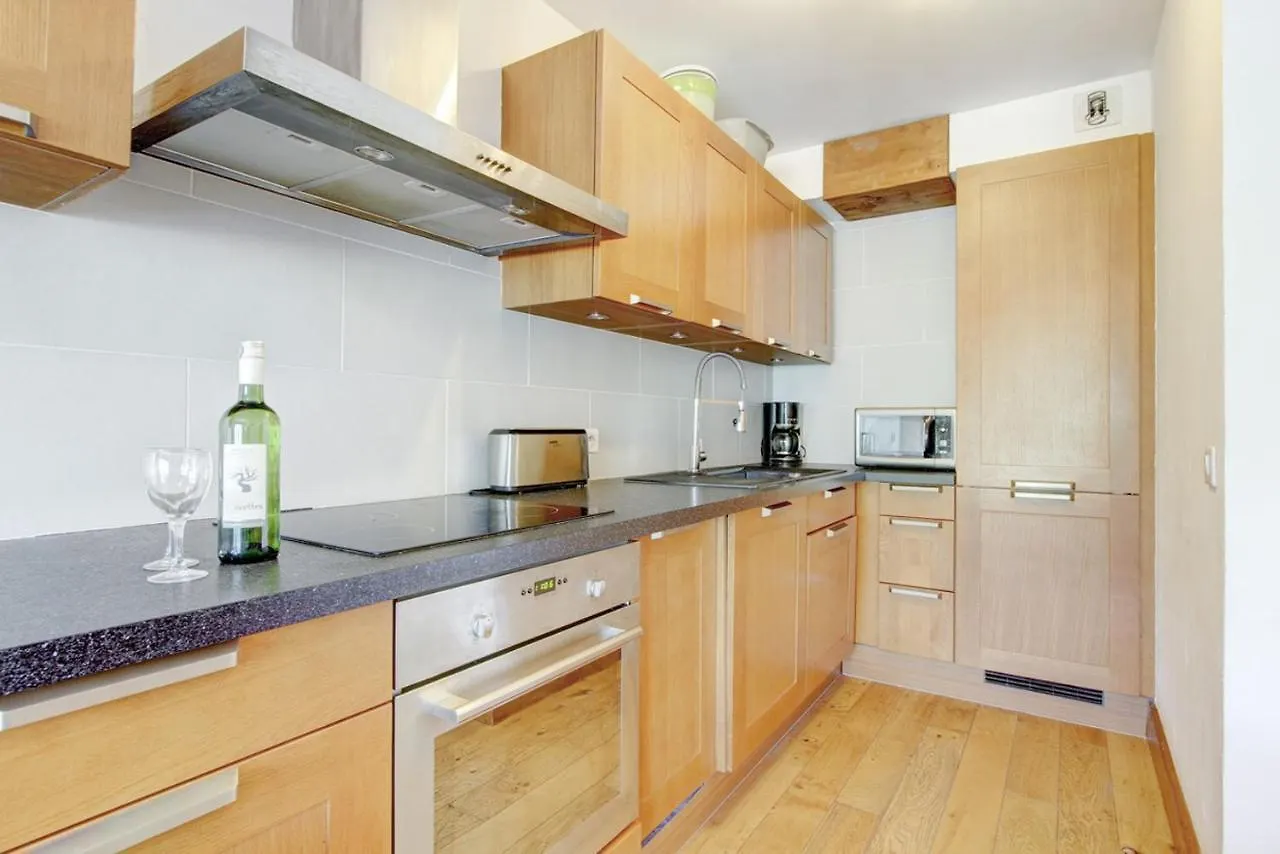 Apt Le Croix - 3 Bedroom With Hot Tub - Snow And Trek Morzine Apartment