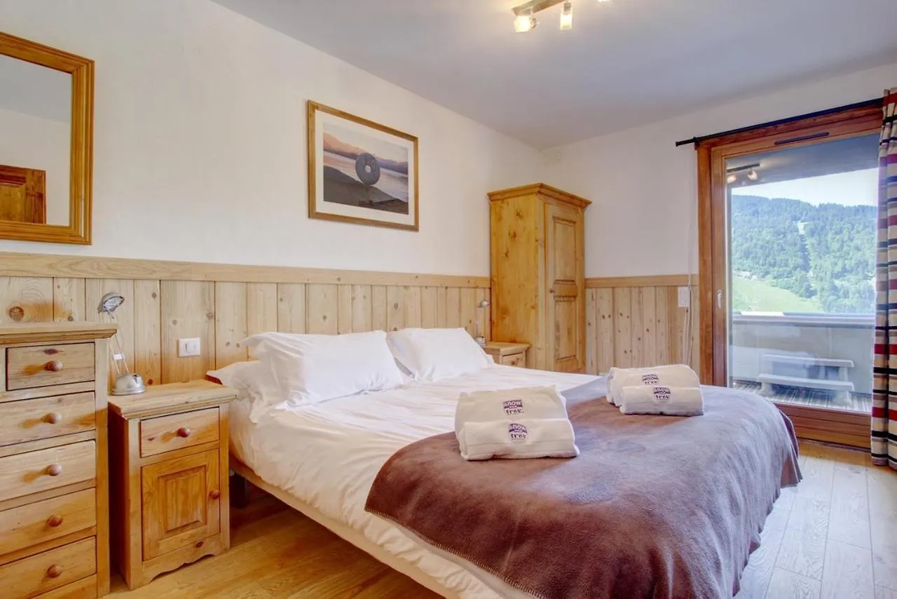 Apt Le Croix - 3 Bedroom With Hot Tub - Snow And Trek Morzine 0*,
