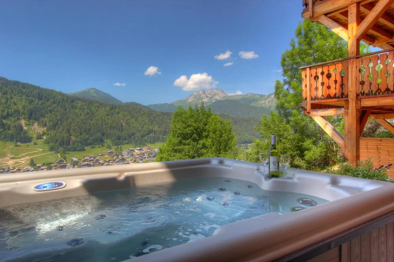 Apt Le Croix - 3 Bedroom With Hot Tub - Snow And Trek Morzine Apartment