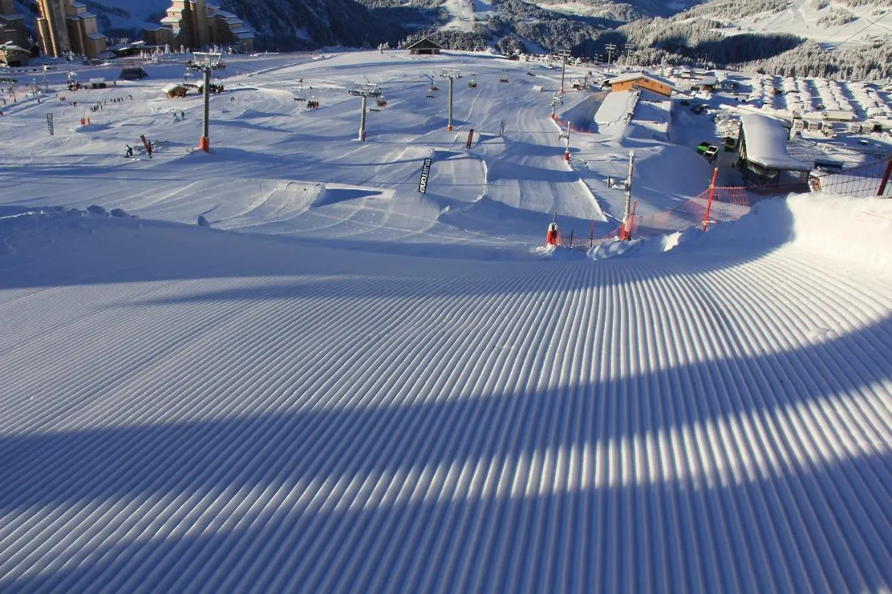 Apt Le Croix - 3 Bedroom With Hot Tub - Snow And Trek Morzine